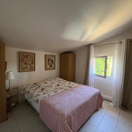 Dans Quartier Residentiel De Portissol A 500m De La Et Petits Commerces Villa *