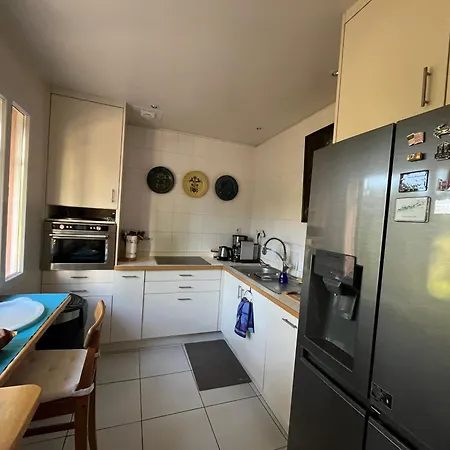 Dans Quartier Residentiel De Portissol A 500m De La Et Petits Commerces Villa *